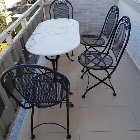 Hama Komunela Mit Garten Und Stellplatz *
