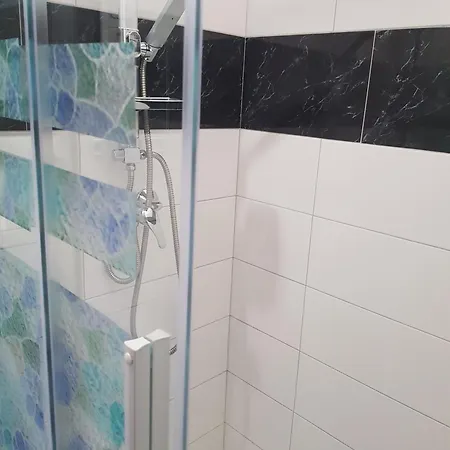 Hama Komunela Mit Garten Und Stellplatz * Umag