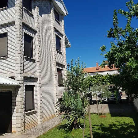 Hama Komunela Mit Garten Und Stellplatz Apartment